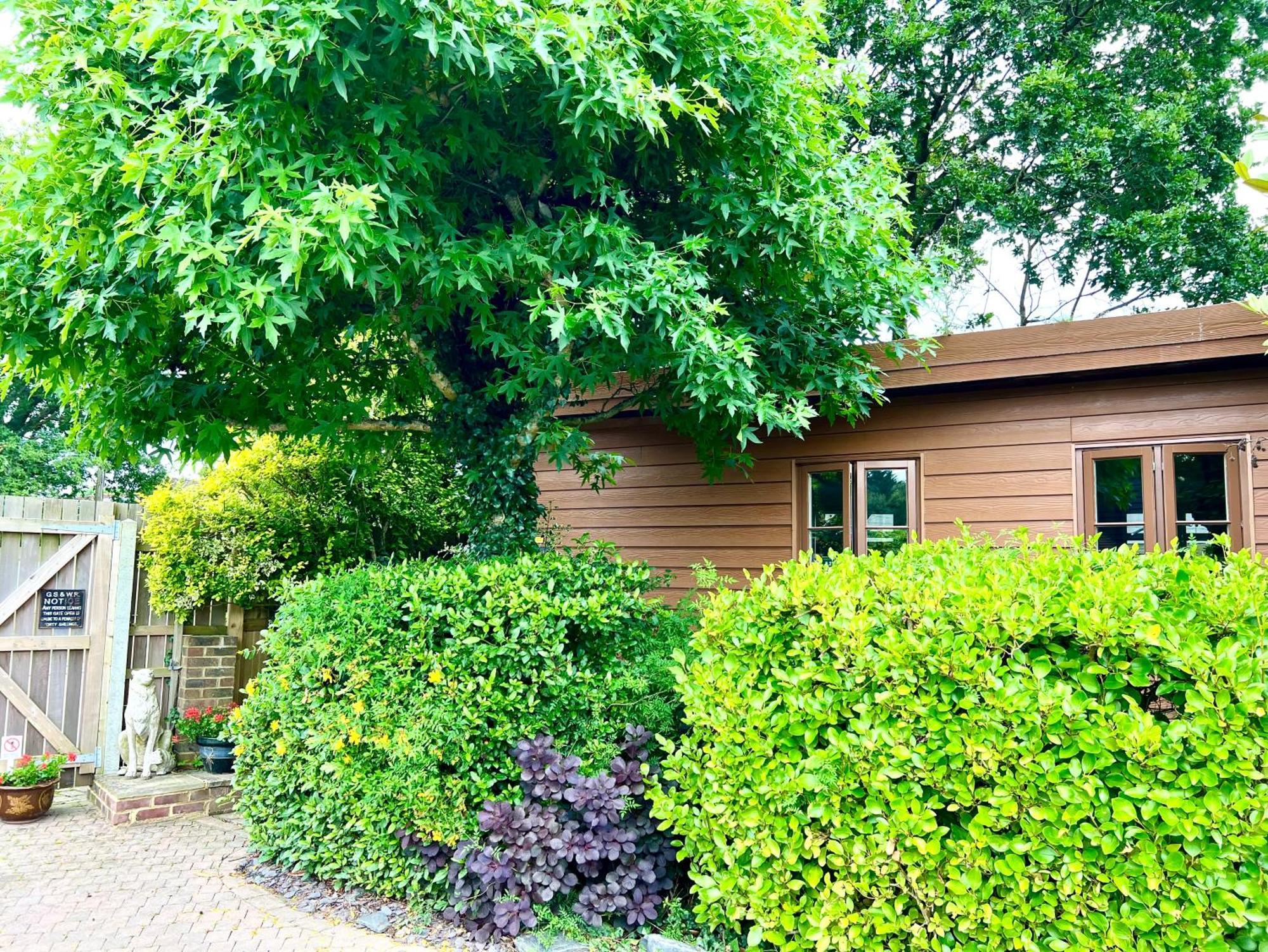 Amber Lodge Hickstead-A Burgess Hill Exterior photo