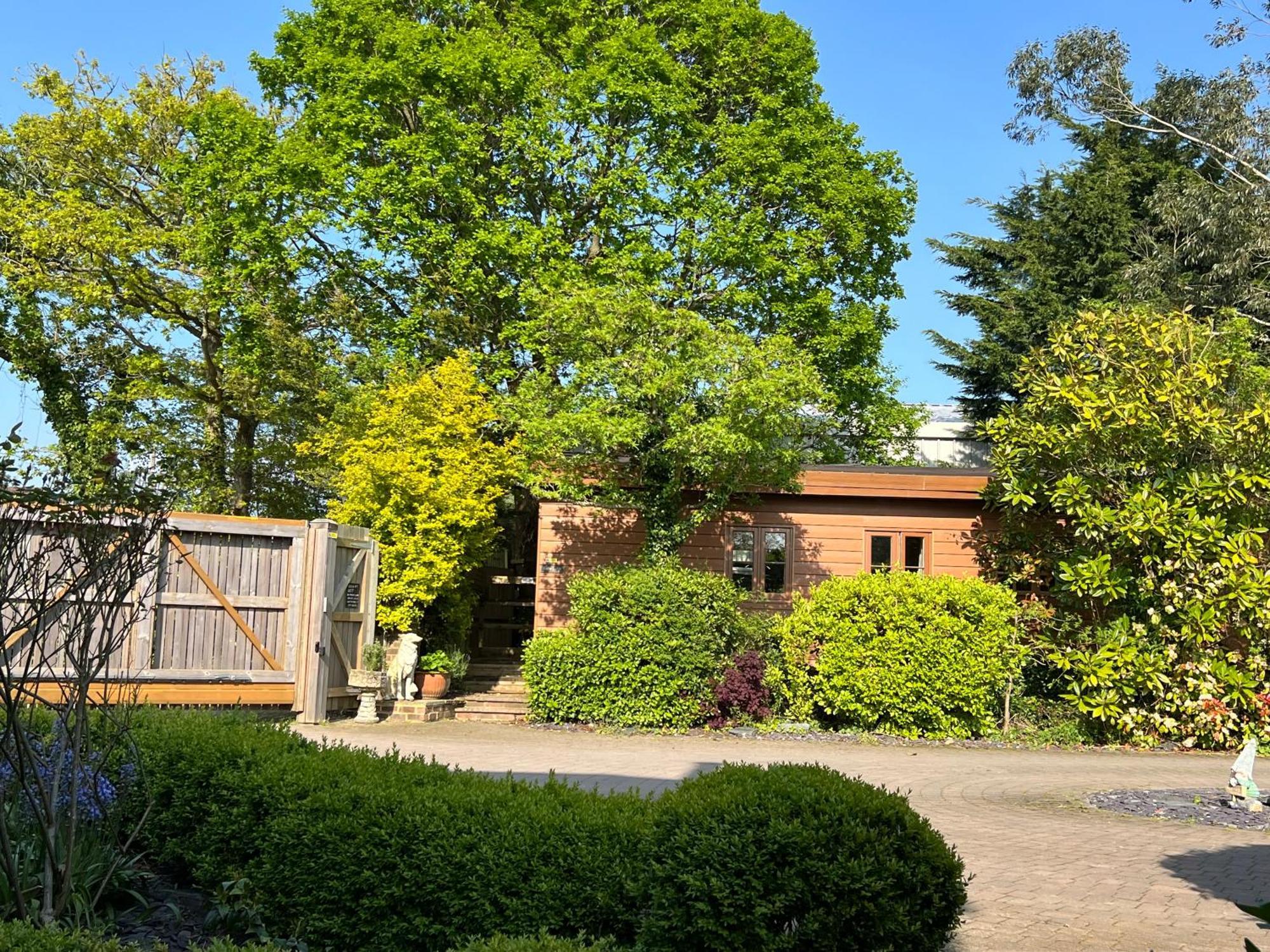 Amber Lodge Hickstead-A Burgess Hill Exterior photo